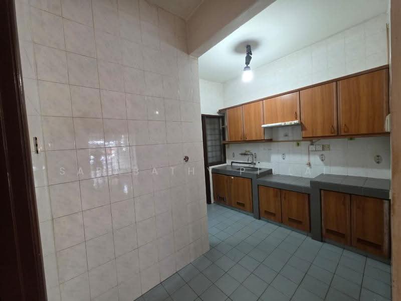 Rumah Teres untuk Dijual di TAMAN PUCHONG UTAMA (Puchong) - Sababathy Pillai - Kitchen - PropertyGuru.com.my