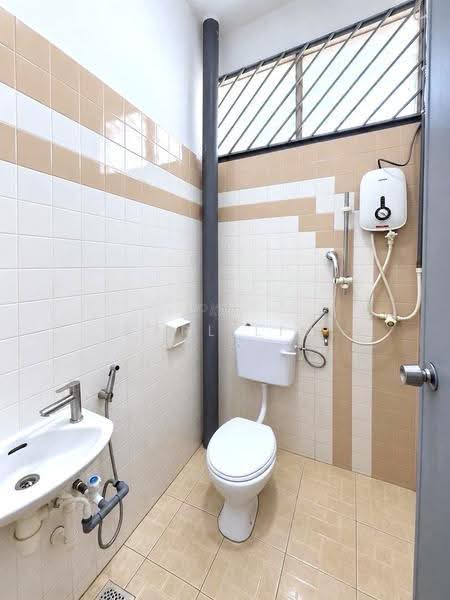 Rumah Teres 1-Tingkat untuk Dijual di Taman Daya (Johor Bahru) - Karl Lim - Bathroom - PropertyGuru.com.my