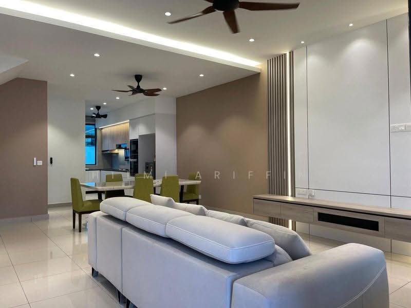 Rumah Teres 2-Tingkat untuk Disewa di Seremban (Negeri Sembilan) - Hilmi Ariffin - Living Room - PropertyGuru.com.my