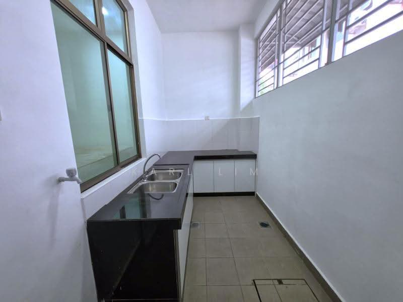 2-storey Terraced House for Sale in Taman Seri Austin (Tebrau) - Karl Lim - Kitchen - PropertyGuru.com.my