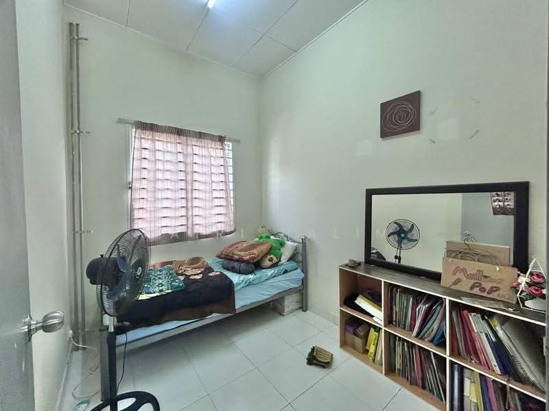 Rumah Teres 1-Tingkat untuk Dijual di Bandar Putera 2 (Klang) - Hairi Halim - Bedroom - PropertyGuru.com.my