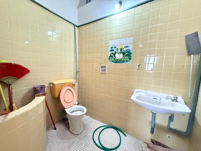 2-storey Terraced House for Sale in Ujong Pasir (Melaka) - Wesley Tan - Bathroom - PropertyGuru.com.my
