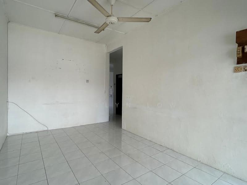 Rumah Teres 1-Tingkat untuk Dijual di Taman Seri Duyong (Duyong) - Jesslyn Low - Living Room - PropertyGuru.com.my