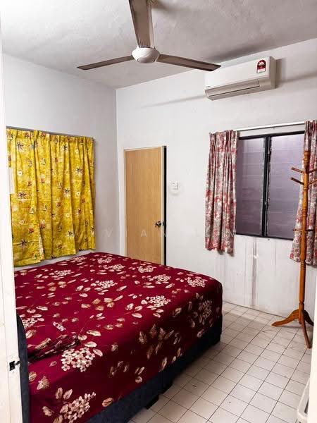 2-storey Terraced House for Sale in Usj 4 (Subang Jaya) - Vivian Lim - Bedroom - PropertyGuru.com.my