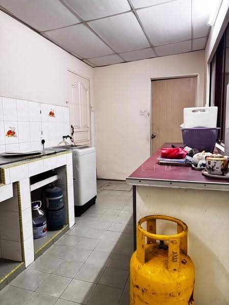 2-storey Terraced House for Sale in Usj 4 (Subang Jaya) - Vivian Lim - Kitchen - PropertyGuru.com.my