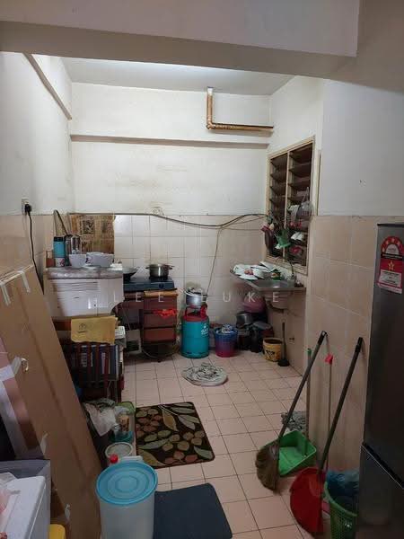 Apartment for Sale at Pangsapuri Mawar - Lee Luke - Kitchen - PropertyGuru.com.my