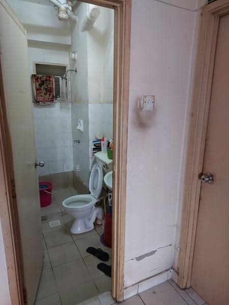 Apartment for Sale at Pangsapuri Mawar - Lee Luke - Bathroom - PropertyGuru.com.my
