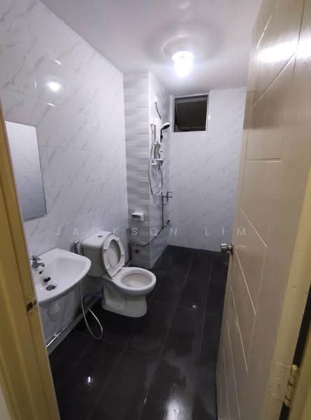 Pangsapuri untuk Dijual di East Bay (Seri Bayan) - Jackson Lim - Bathroom - PropertyGuru.com.my