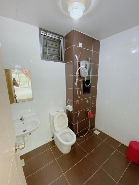 Pangsapuri untuk Dijual di East Bay (Seri Bayan) - Jackson Lim - Bathroom - PropertyGuru.com.my
