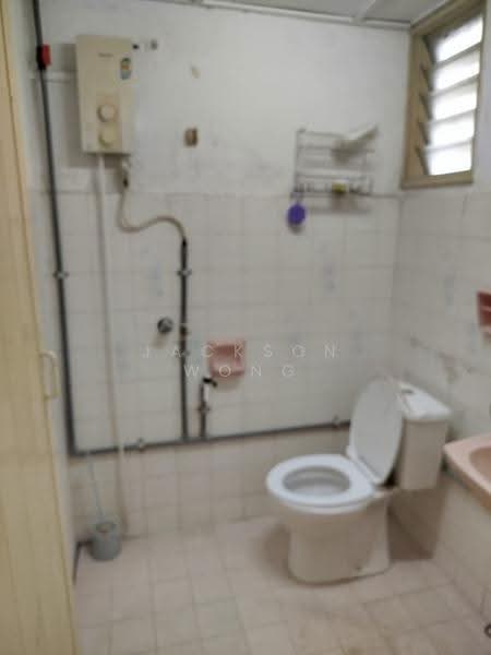 Kondominium untuk Disewa di Gemilang Indah - Jackson Wong - Bathroom - PropertyGuru.com.my