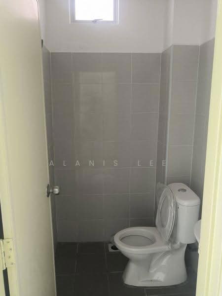 Apartment for Rent at Seri Molek Perdana - Alanis Lee - Bathroom - PropertyGuru.com.my