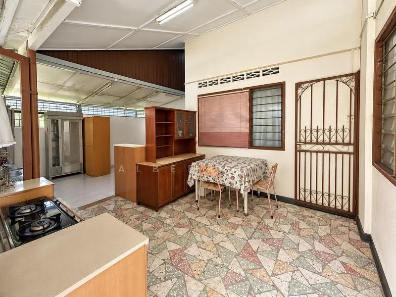 1.5-storey Terraced House for Sale in Petaling Jaya (Selangor) - Albert Ho - Kitchen - PropertyGuru.com.my