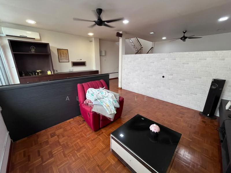 Rumah Teres 2.5-Tingkat untuk Dijual di Taman Bukit Jaya (Ulu Tiram) - Alanis Lee - Living Room - PropertyGuru.com.my