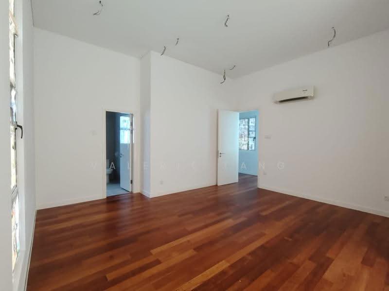 Bungalow House for Sale in Bandar Kinrara Seksyen 1 (Bandar Kinrara) - Valerie Tang - Bathroom - PropertyGuru.com.my