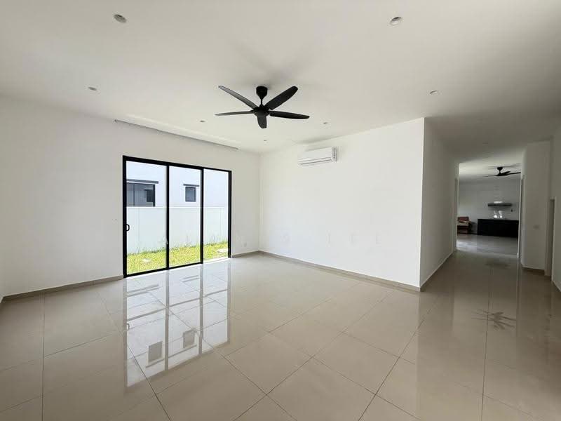 Cluster House for Rent in Taman Ekoflora (Johor Bahru) - Alanis Lee - Living Room - PropertyGuru.com.my