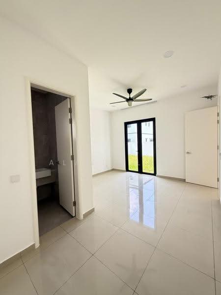 Cluster House for Rent in Taman Ekoflora (Johor Bahru) - Alanis Lee - Bathroom - PropertyGuru.com.my