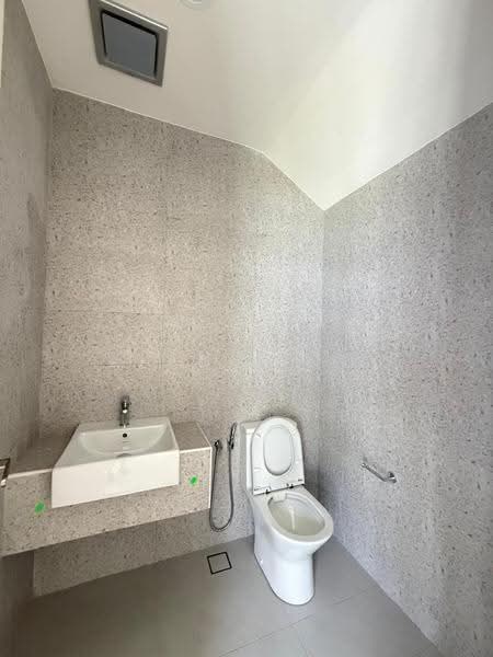 Cluster House for Rent in Taman Ekoflora (Johor Bahru) - Alanis Lee - Bathroom - PropertyGuru.com.my