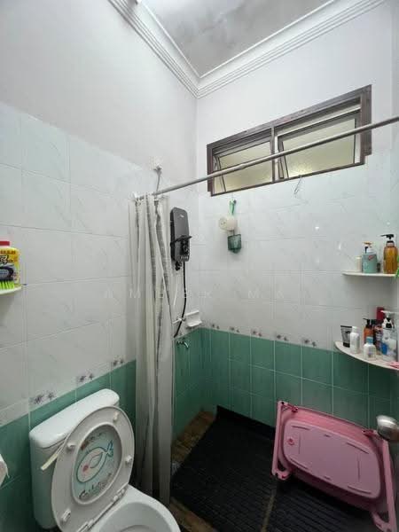 1.5-storey Terraced House for Sale in Taman Daya (Johor Bahru) - Amber Ma - Bathroom - PropertyGuru.com.my