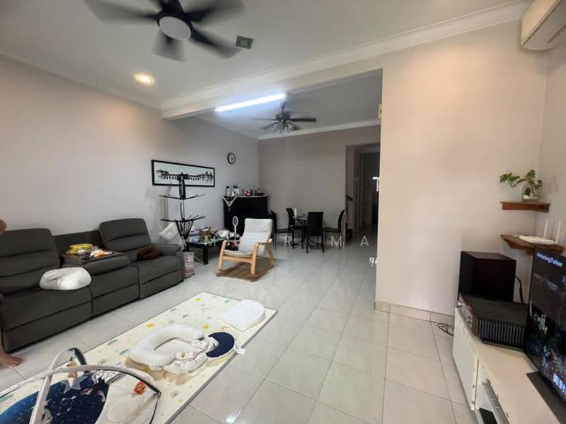 1.5-storey Terraced House for Sale in Taman Daya (Johor Bahru) - Amber Ma - Living Room - PropertyGuru.com.my