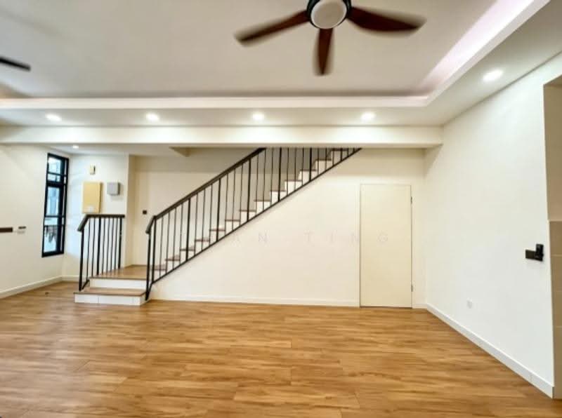 Rumah Teres 2-Tingkat untuk Dijual di Elmina (Shah Alam) - Ethan Ting - Living Room - PropertyGuru.com.my