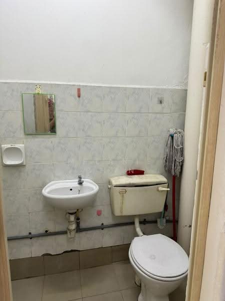 Apartment for Rent at Pangsapuri Lagoon Perdana - Melanie Chan - Bathroom - PropertyGuru.com.my