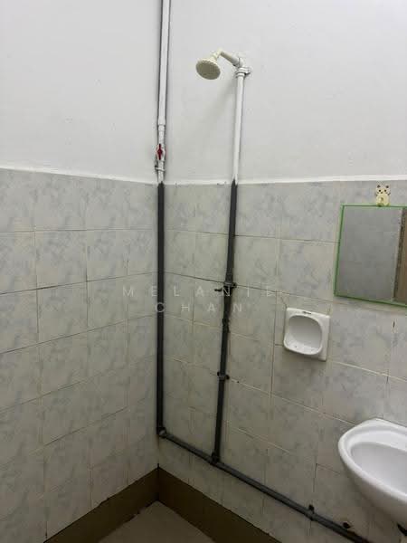 Apartment for Rent at Pangsapuri Lagoon Perdana - Melanie Chan - Bathroom - PropertyGuru.com.my