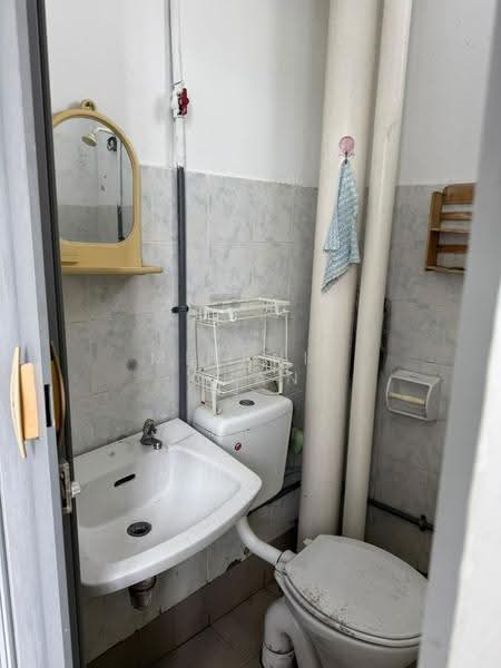 Apartment for Rent at Pangsapuri Lagoon Perdana - Melanie Chan - Bathroom - PropertyGuru.com.my