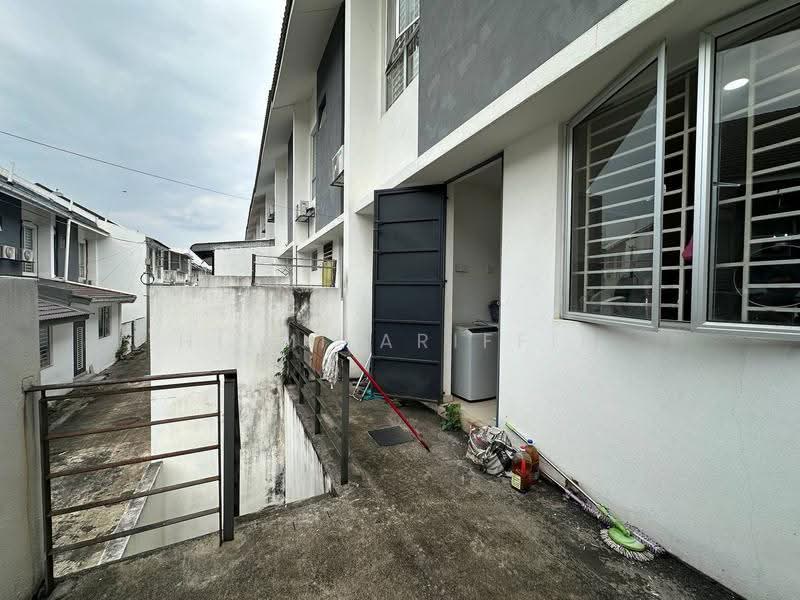 2-storey Terraced House for Sale in Bandar Country Homes (Rawang) - Hilmi Ariffin - Exterior - PropertyGuru.com.my
