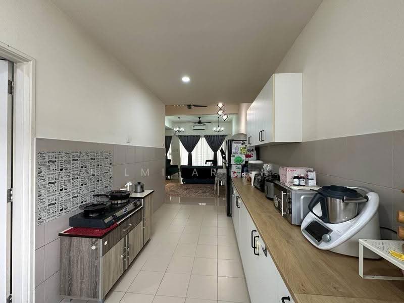 2-storey Terraced House for Sale in Bandar Country Homes (Rawang) - Hilmi Ariffin - Kitchen - PropertyGuru.com.my