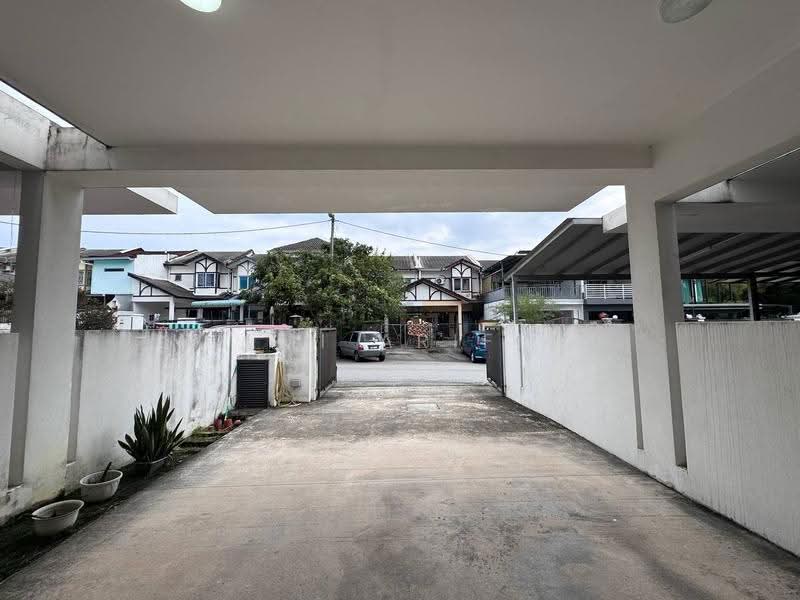 2-storey Terraced House for Sale in Bandar Country Homes (Rawang) - Hilmi Ariffin - Exterior - PropertyGuru.com.my