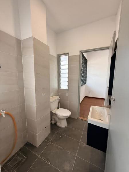 Rumah Teres 2-Tingkat untuk Dijual di Taman Perling (Perling) - Amber Ma - Bathroom - PropertyGuru.com.my
