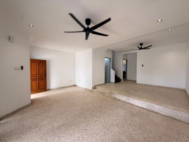 Rumah Teres 2-Tingkat untuk Dijual di Taman Perling (Perling) - Amber Ma - Living Room - PropertyGuru.com.my