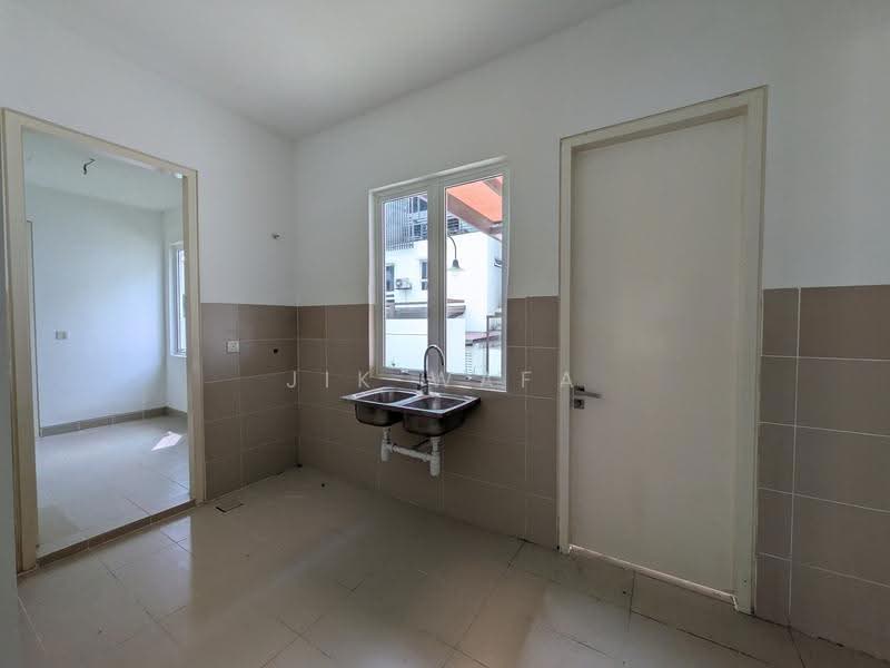 2.5-storey Terraced House for Sale in Presint 14 (Putrajaya) - Jik Wafa - Kitchen - PropertyGuru.com.my