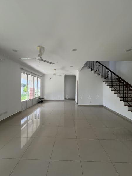 Rumah Teres untuk Dijual di Shah Alam (Selangor) - Elaine Yap - Living Room - PropertyGuru.com.my