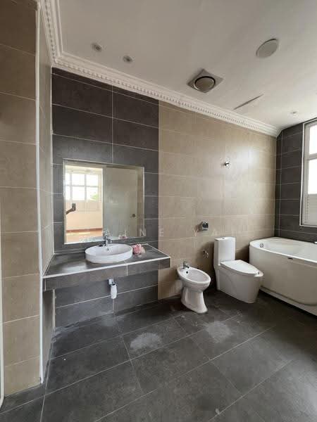 Rumah Teres untuk Dijual di Shah Alam (Selangor) - Elaine Yap - Bathroom - PropertyGuru.com.my