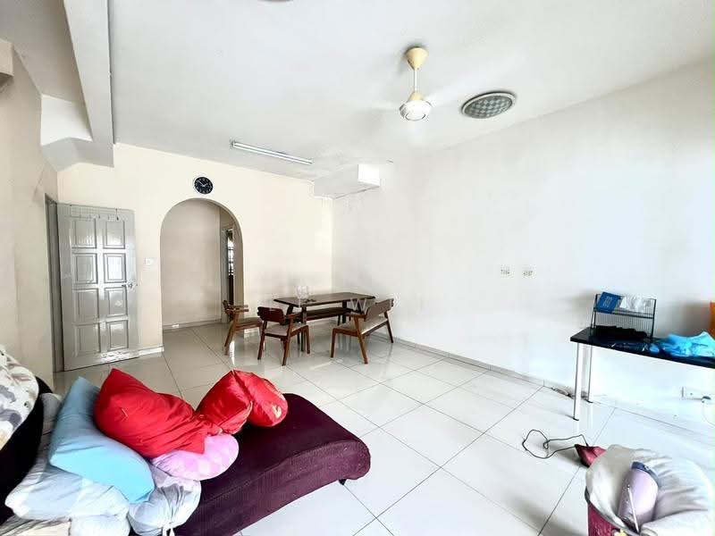 2-storey Terraced House for Sale in Taman Setia Indah (Tebrau) - Li Wei - Living Room - PropertyGuru.com.my