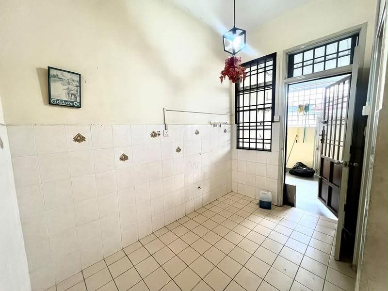 2-storey Terraced House for Sale in Taman Setia Indah (Tebrau) - Li Wei - Kitchen - PropertyGuru.com.my