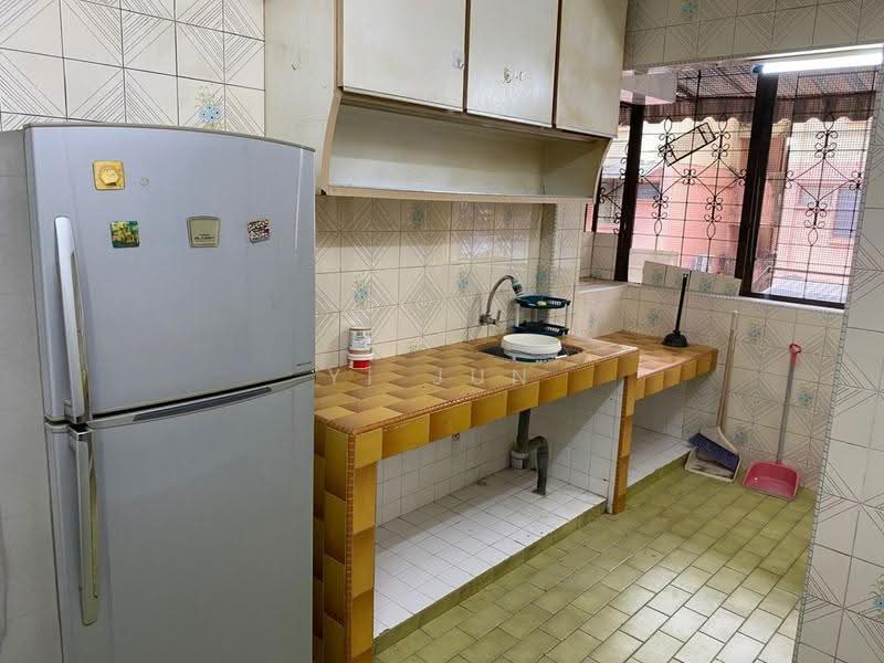 Flat for Rent at PKNS Seksyen 17 Petaling Jaya - Yi Jun - Kitchen - PropertyGuru.com.my