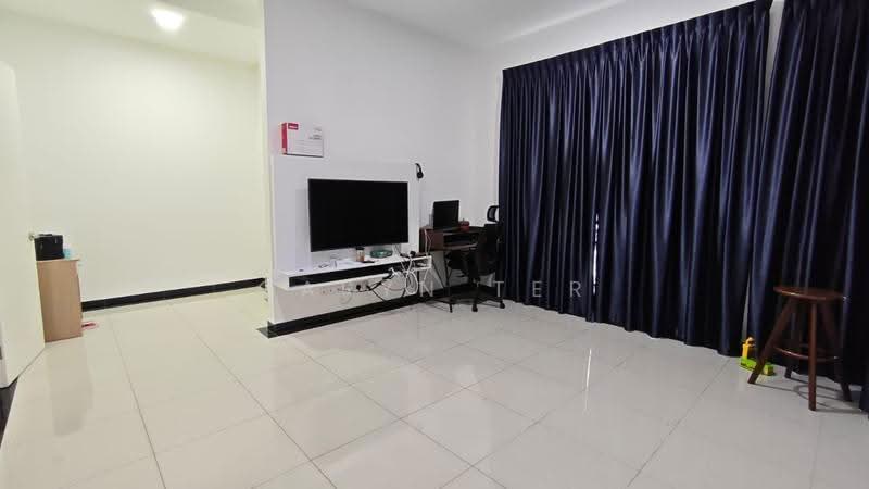 Rumah Kluster untuk Dijual di Setia Tropika (Johor Bahru) - Caryn Ter - Living Room - PropertyGuru.com.my