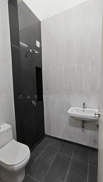 Rumah Kluster untuk Dijual di Setia Tropika (Johor Bahru) - Caryn Ter - Bathroom - PropertyGuru.com.my