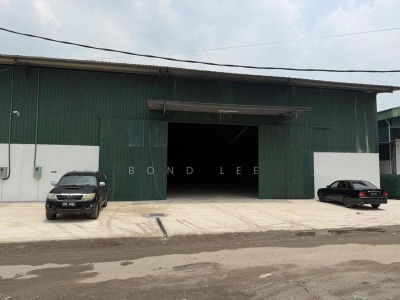Warehouse for Rent in Kampung Baru Sungai Buloh (Sungai Buloh) - Bond Lee - Exterior - PropertyGuru.com.my