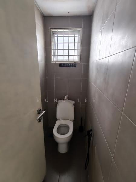 Warehouse for Rent in Kampung Baru Sungai Buloh (Sungai Buloh) - Bond Lee - Bathroom - PropertyGuru.com.my