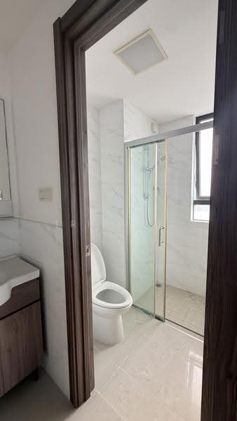 Apartment for Sale at Starview Bay @ Forest City - Trish Ng - Bathroom - PropertyGuru.com.my
