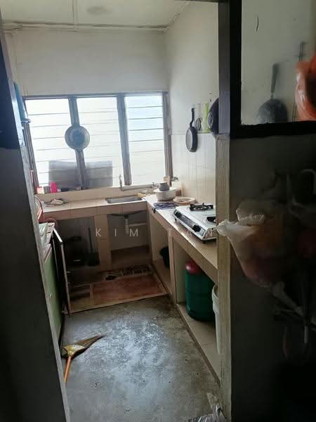 Flat for Sale at United Garden (Taman Lee Yan Lian) - Kim Tan - Kitchen - PropertyGuru.com.my