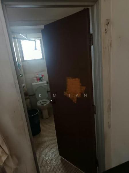 Flat for Sale at United Garden (Taman Lee Yan Lian) - Kim Tan - Bathroom - PropertyGuru.com.my