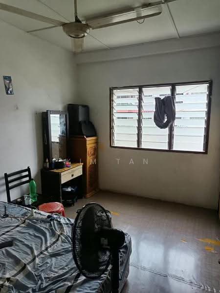 Flat for Sale at United Garden (Taman Lee Yan Lian) - Kim Tan - Bedroom - PropertyGuru.com.my