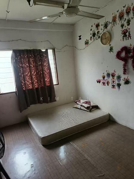 Flat for Sale at United Garden (Taman Lee Yan Lian) - Kim Tan - Bedroom - PropertyGuru.com.my