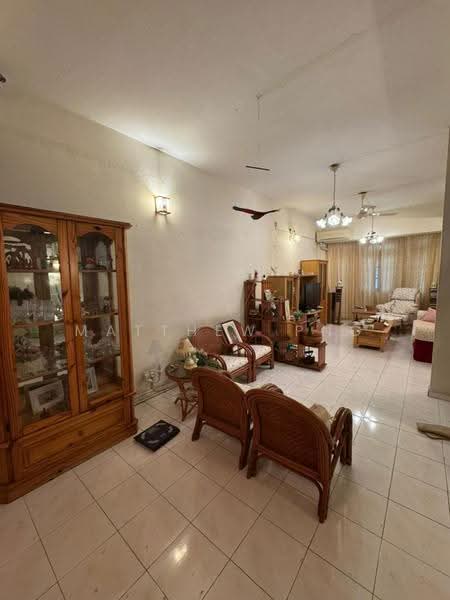 2-storey Terraced House for Sale in Island Glades (Jelutong) - Matthew Png - Living Room - PropertyGuru.com.my