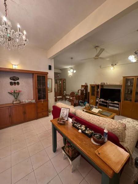 2-storey Terraced House for Sale in Island Glades (Jelutong) - Matthew Png - Living Room - PropertyGuru.com.my