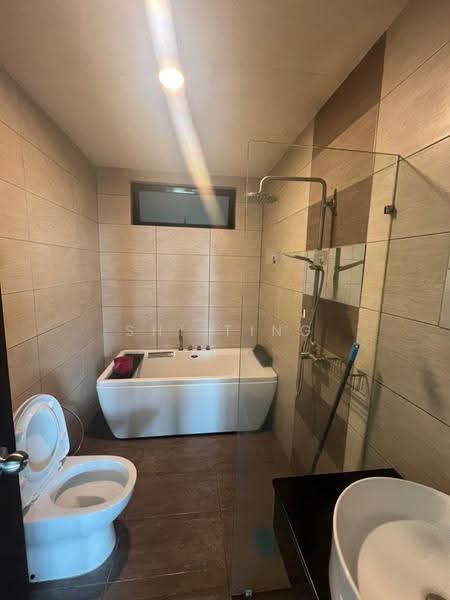 Service Residence for Sale at Molek Regency - Shi Ting - Bathroom - PropertyGuru.com.my